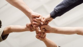 【INFP】特徴と相性の良い職業を徹底解説｜仲介者の強み・弱みとは？ 